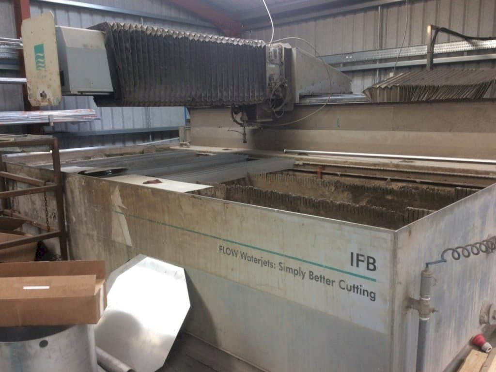 Vista frontale della macchina Flow IFB 713633-1