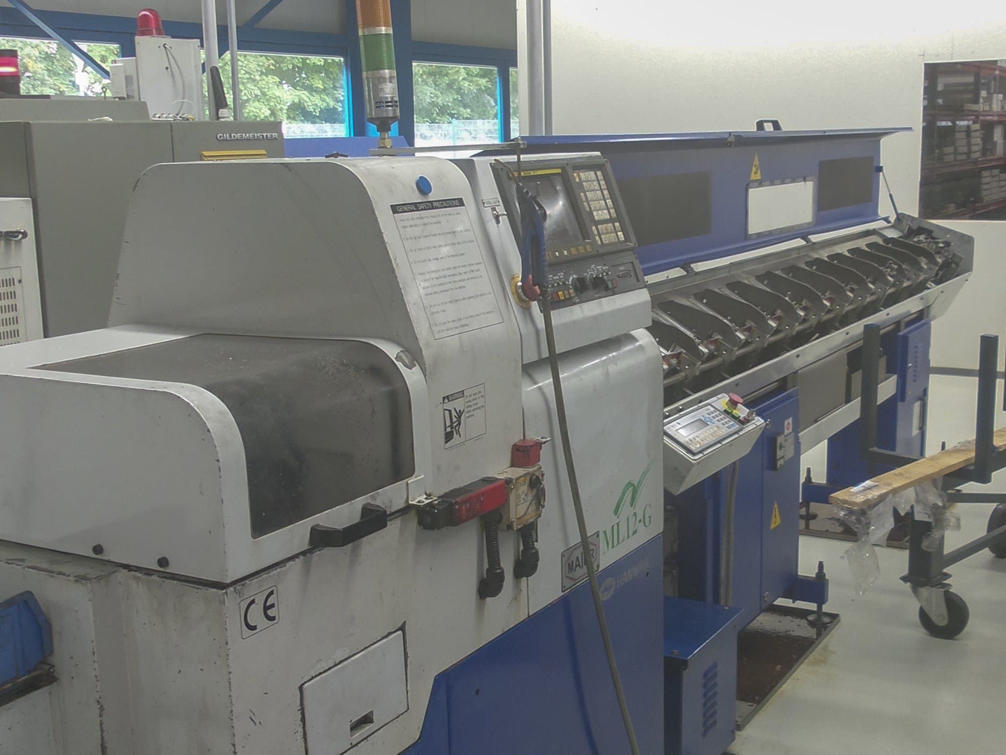 Vista lato sinistro della macchina Maier ML-12