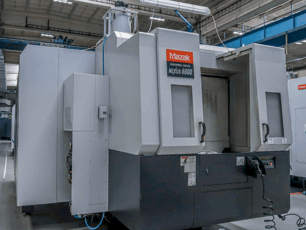 Vista frontale della macchina Mazak NEXUS HCN 6000