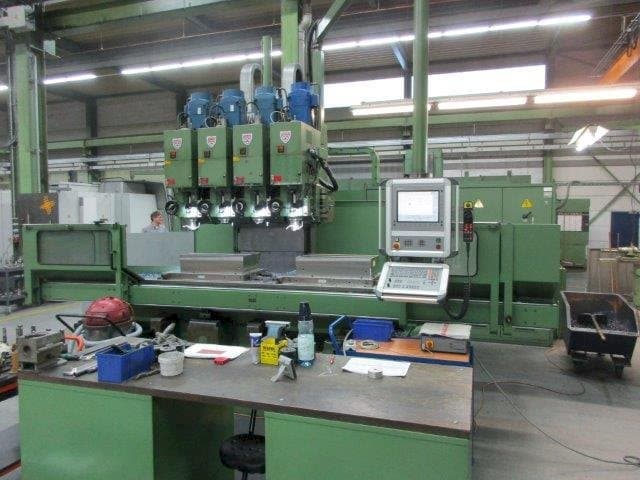 Vista frontale della macchina Rambaudi Rammatic 804