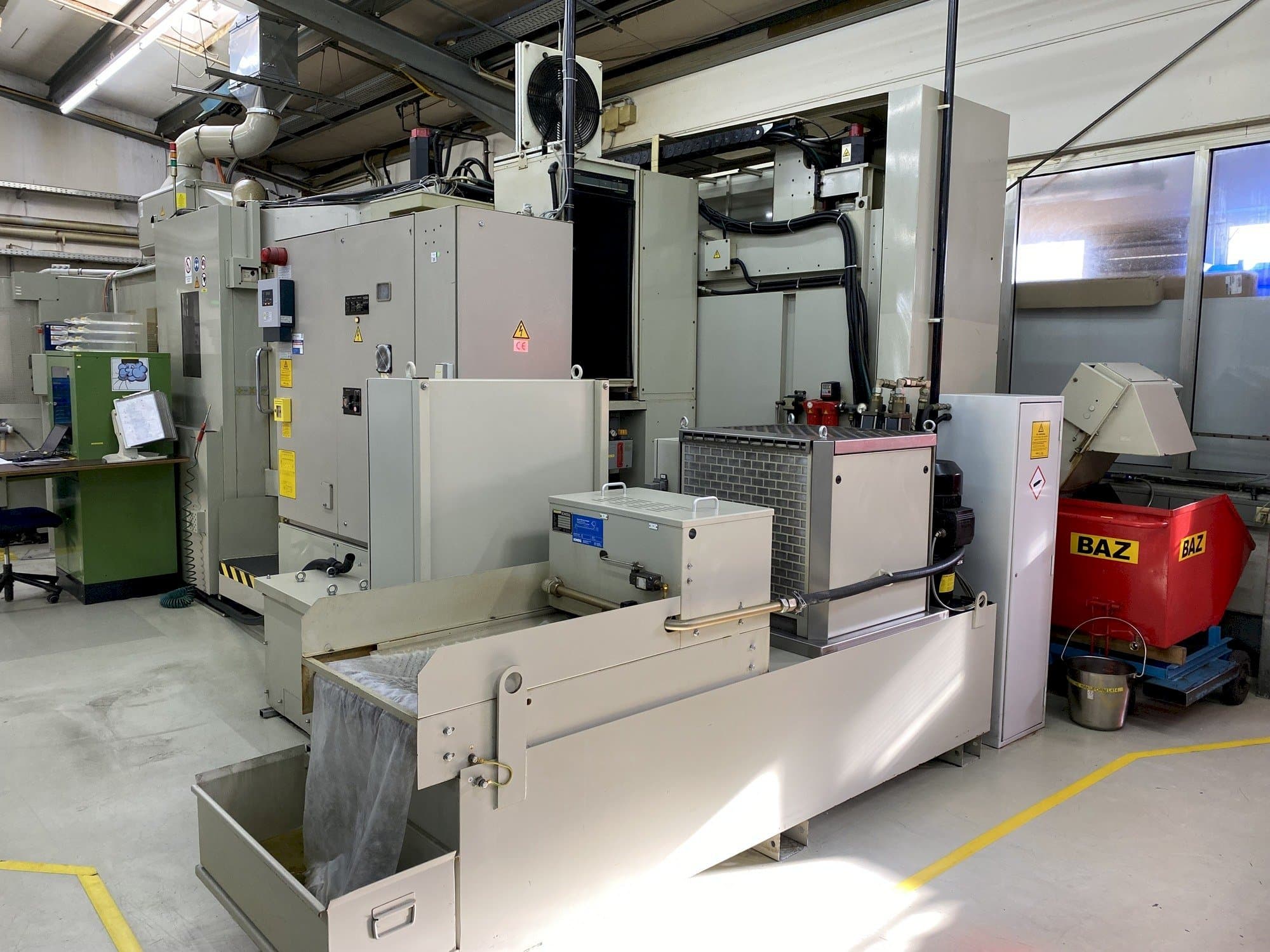 Vista frontale della macchina Mitsui Seiki HU50A