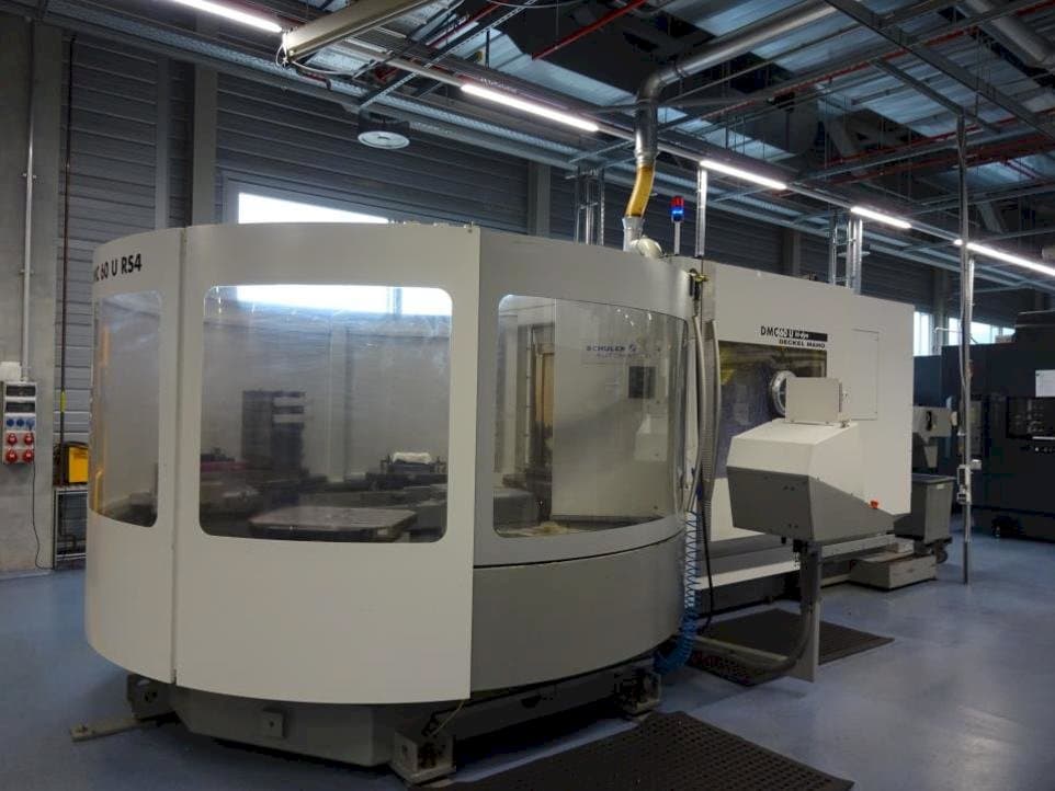 Vista frontale della macchina DECKEL MAHO DMC 60 U RS4