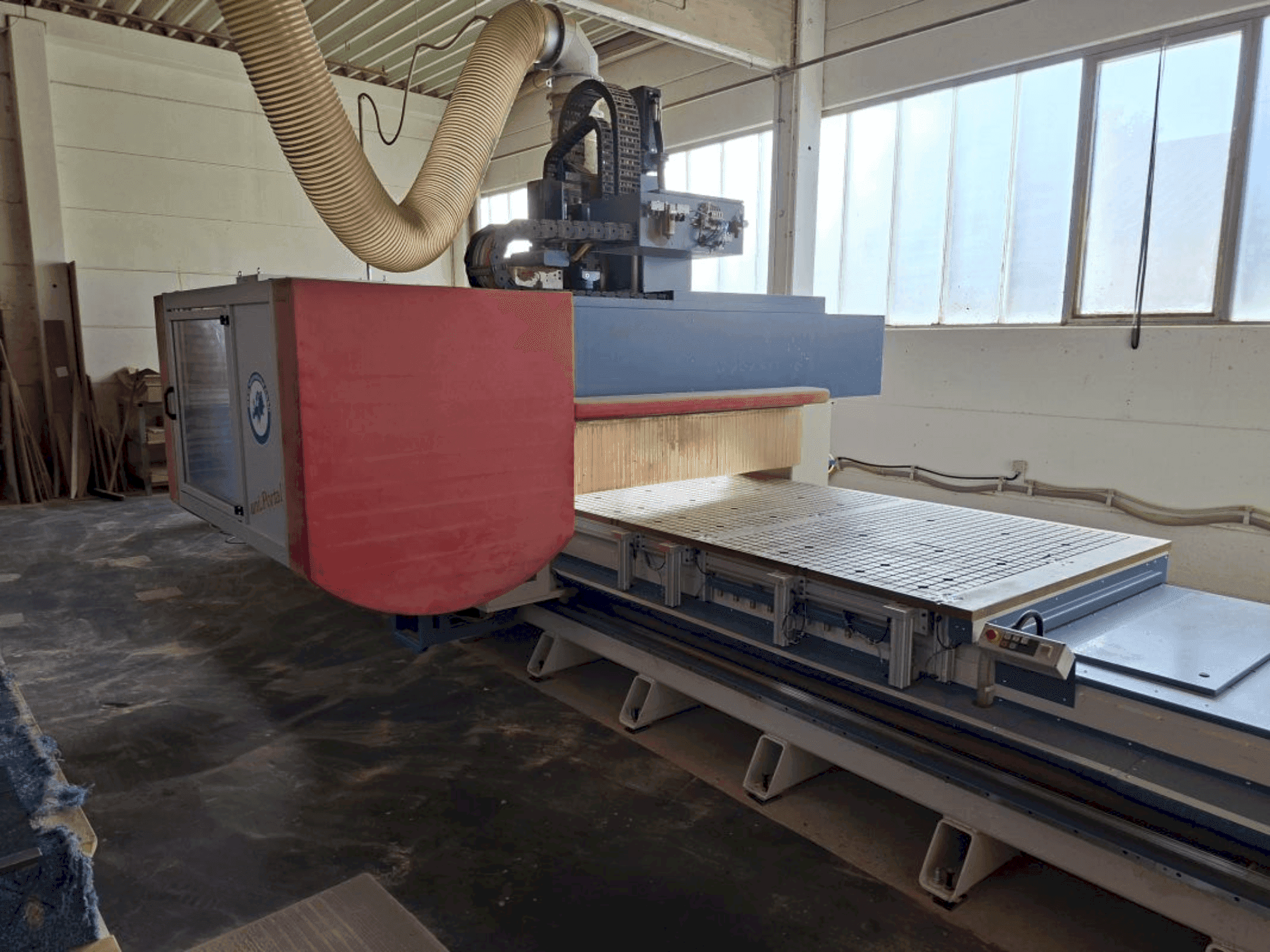 Vista frontale della macchina MKM UNI Portal 50/15 RO