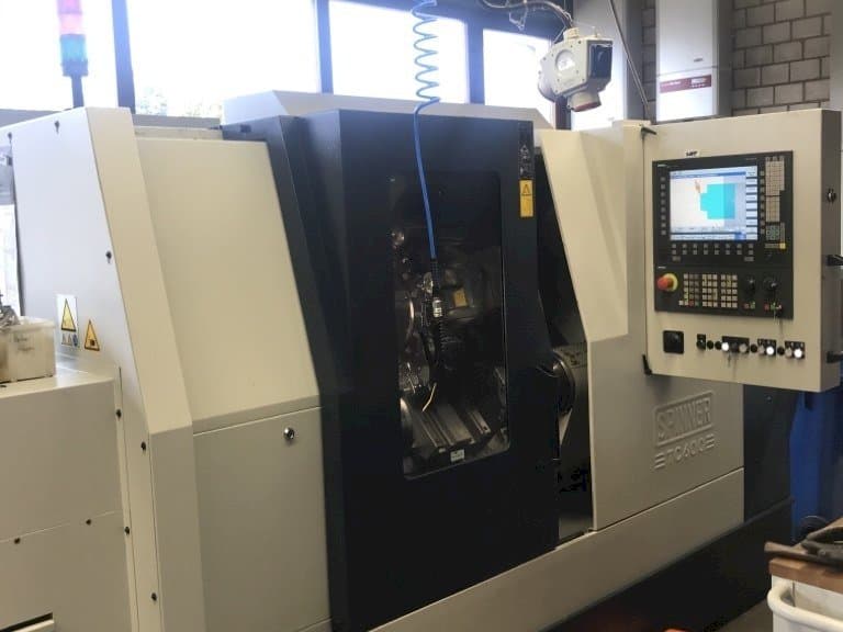 Vista frontale della macchina SPINNER TC600-65SMCY