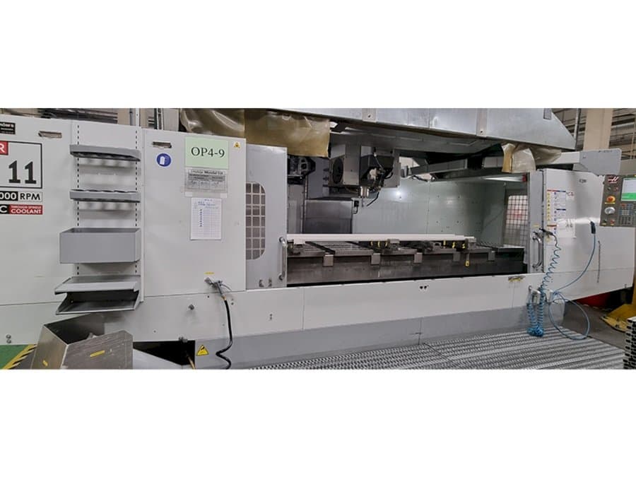 Vista frontale della macchina HAAS VR–11BHE