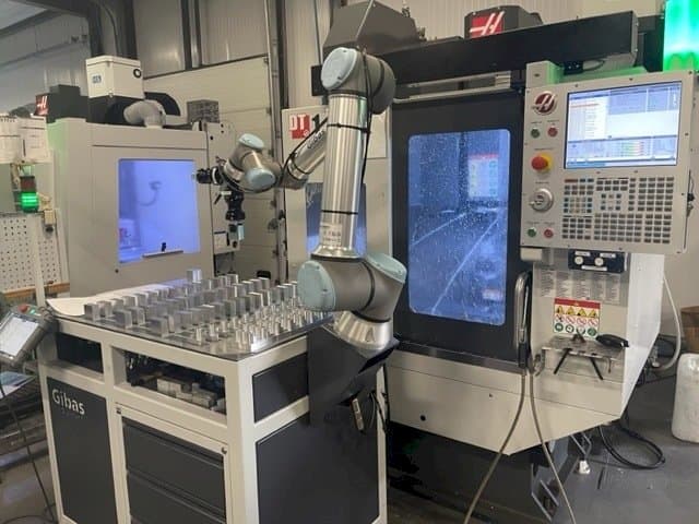 Vista frontale della macchina HAAS DT-1