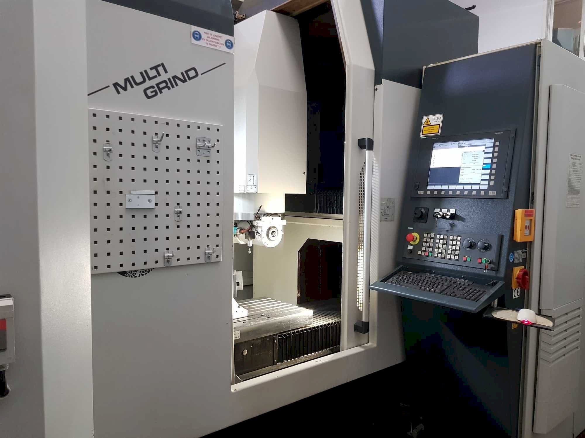 Vista frontale della macchina HAAS Multigrind - HT