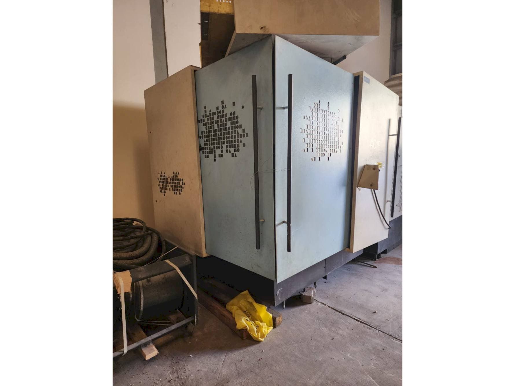 Vista frontale della macchina AGIE Challenge 2