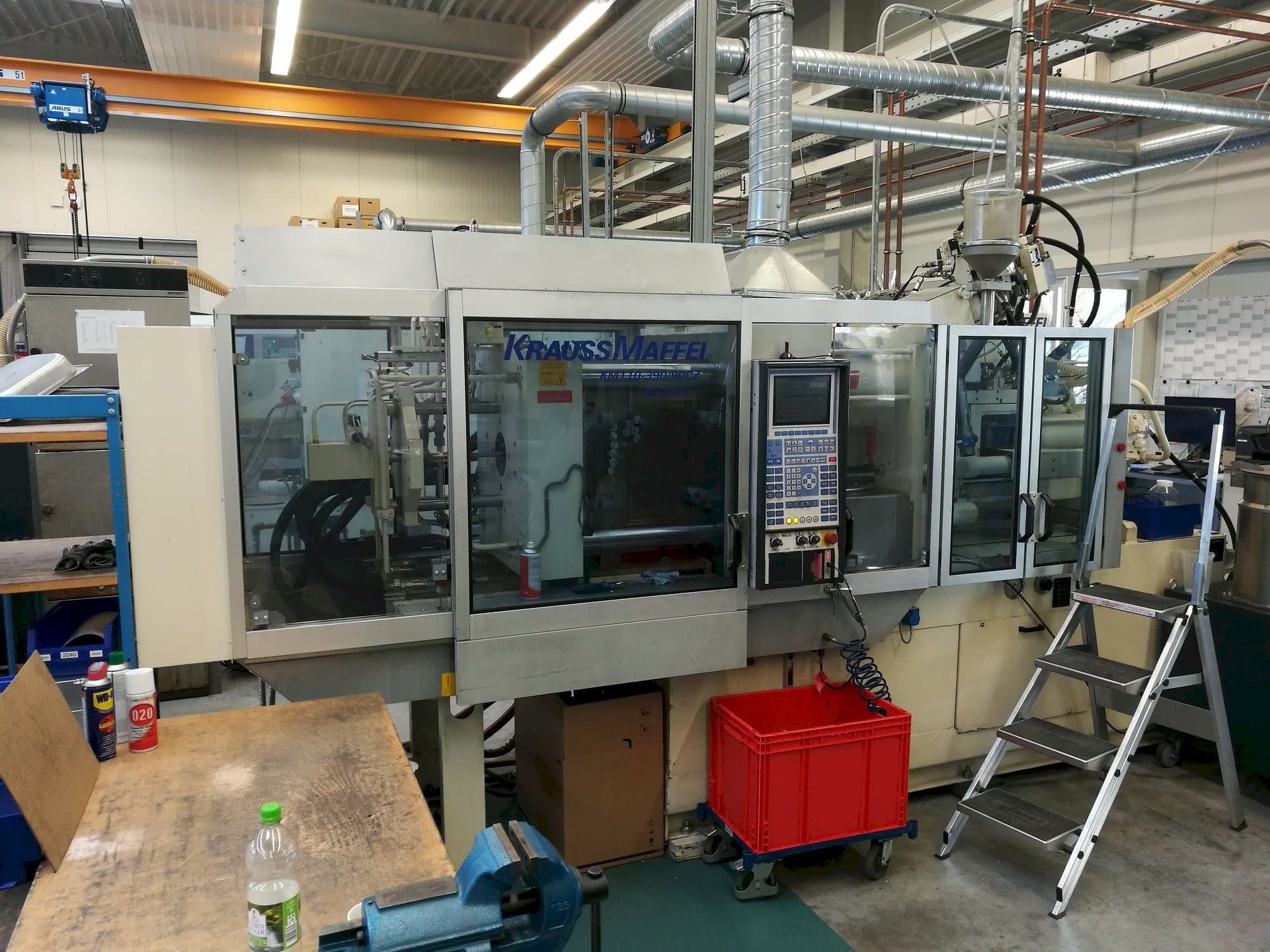 Vista frontale della macchina Krauss Maffei 110-390/90 CZ