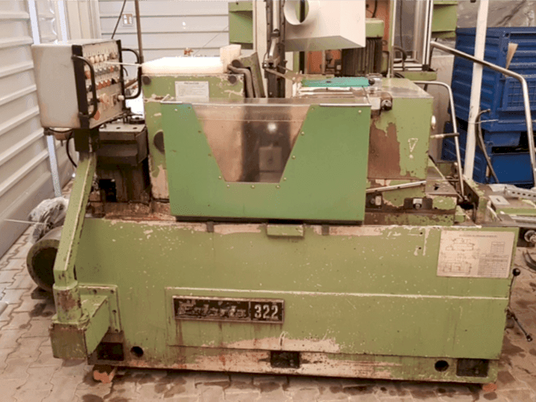 Vista frontale della macchina Estarta 322