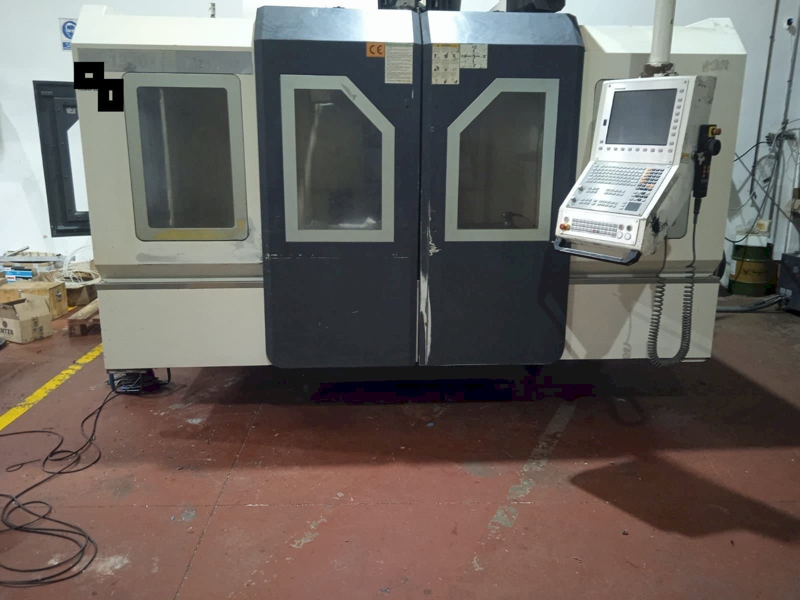 Vista frontale della macchina Hartford LG-1370