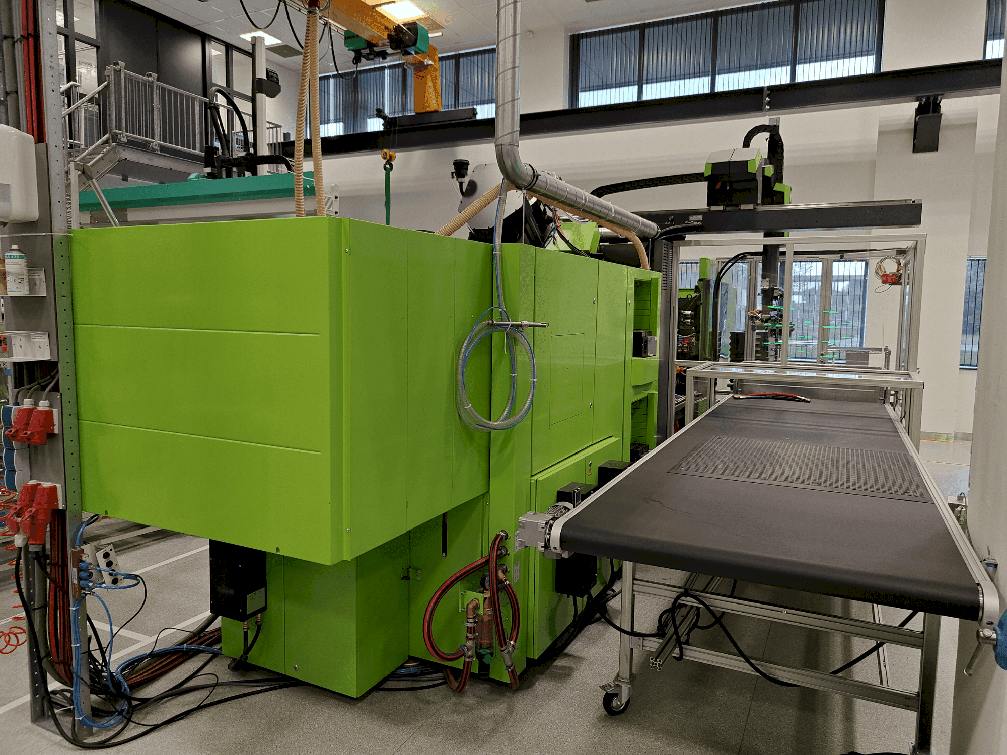 Vista frontale della macchina Engel e-victory 740H/50W/220 combi + Viper 20