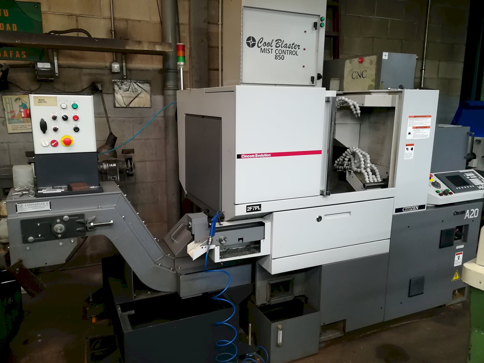 Vista frontale della macchina CITIZEN Cincom A20