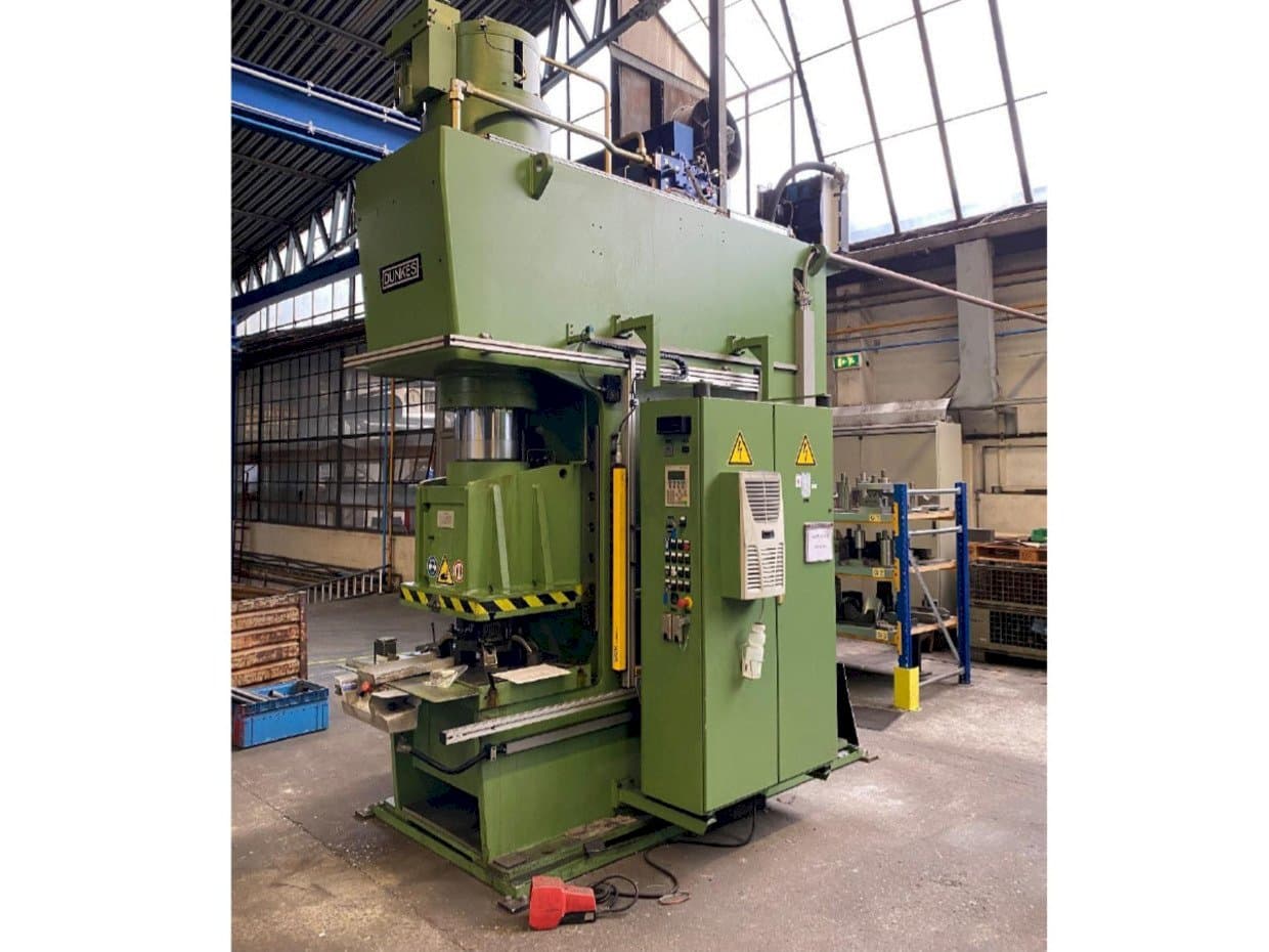 Vista frontale della macchina Dunkes HZS 160