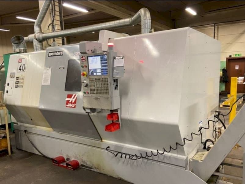 Vista frontale della macchina HAAS SL-40