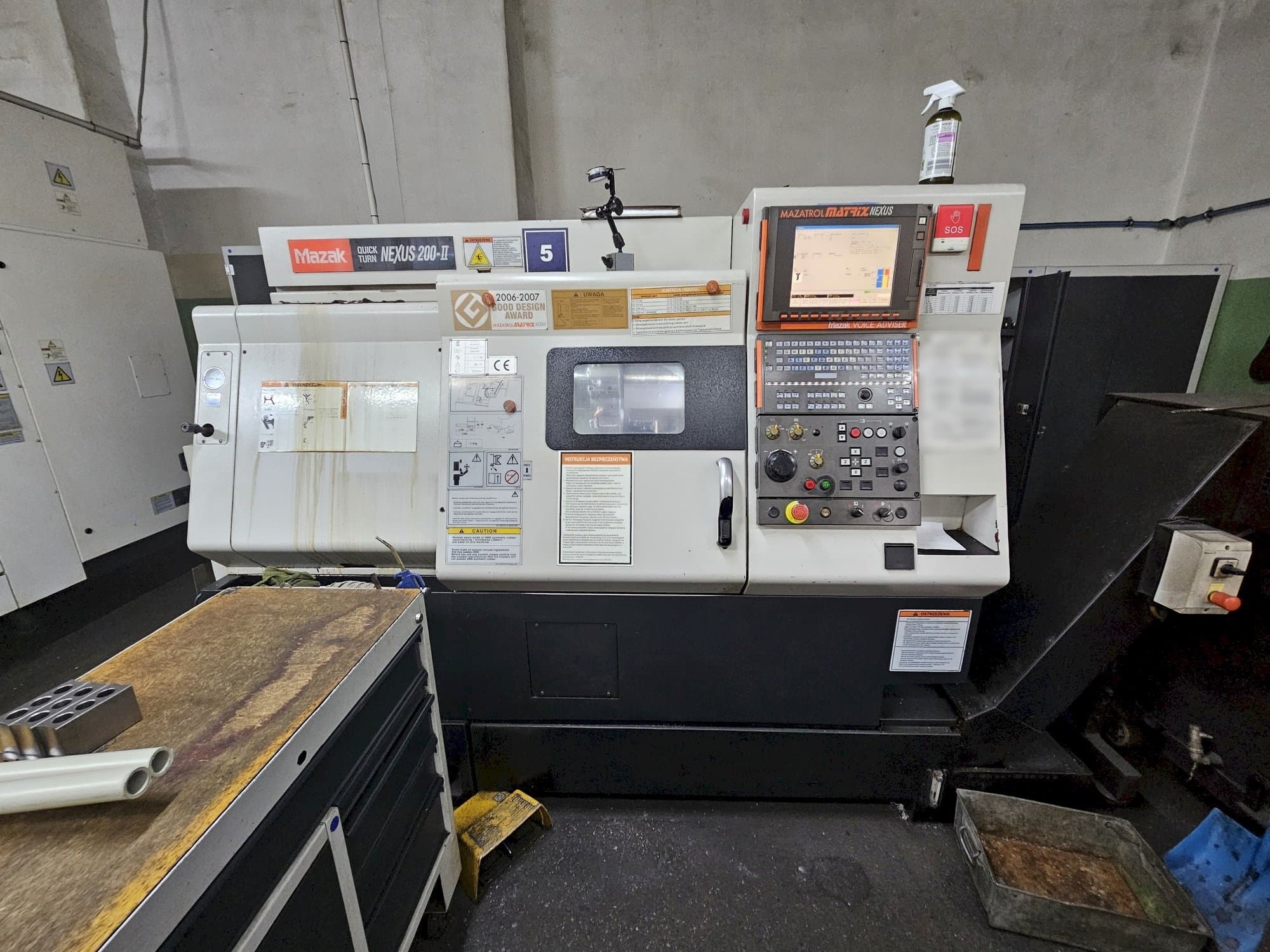 Vista frontale della macchina Mazak QUICKTURN NEXUS 200-II