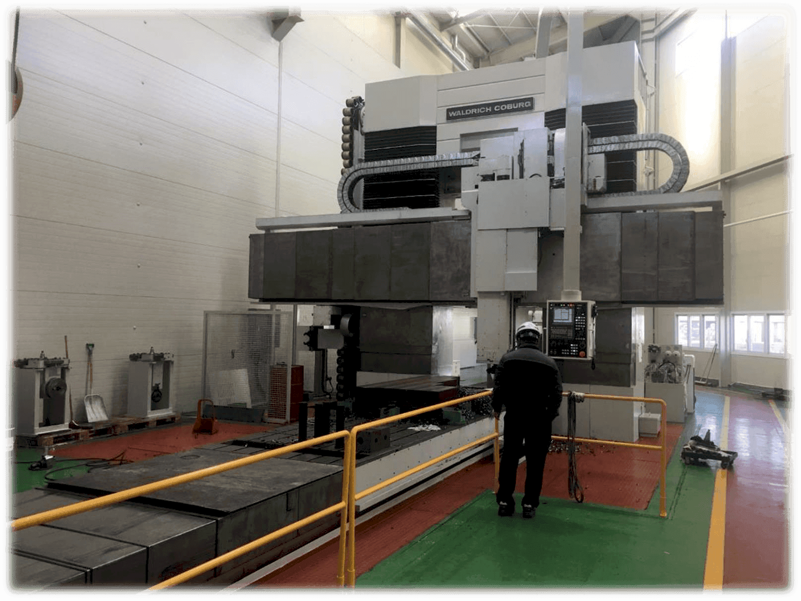 Vista frontale della macchina WALDRICH COBURG 14-10FP150NC