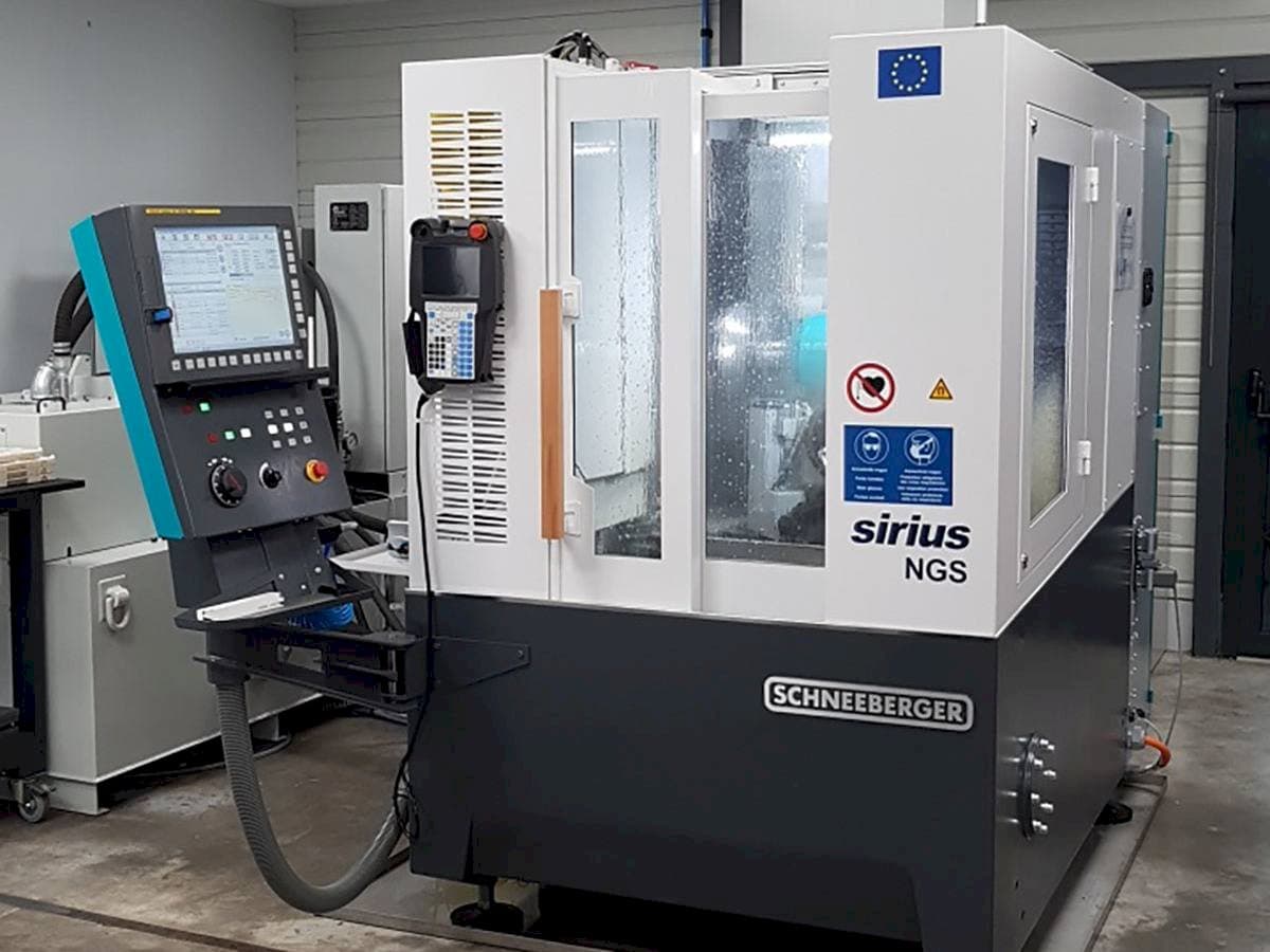 Vista frontale della macchina Schneeberger SIRIUS NGS