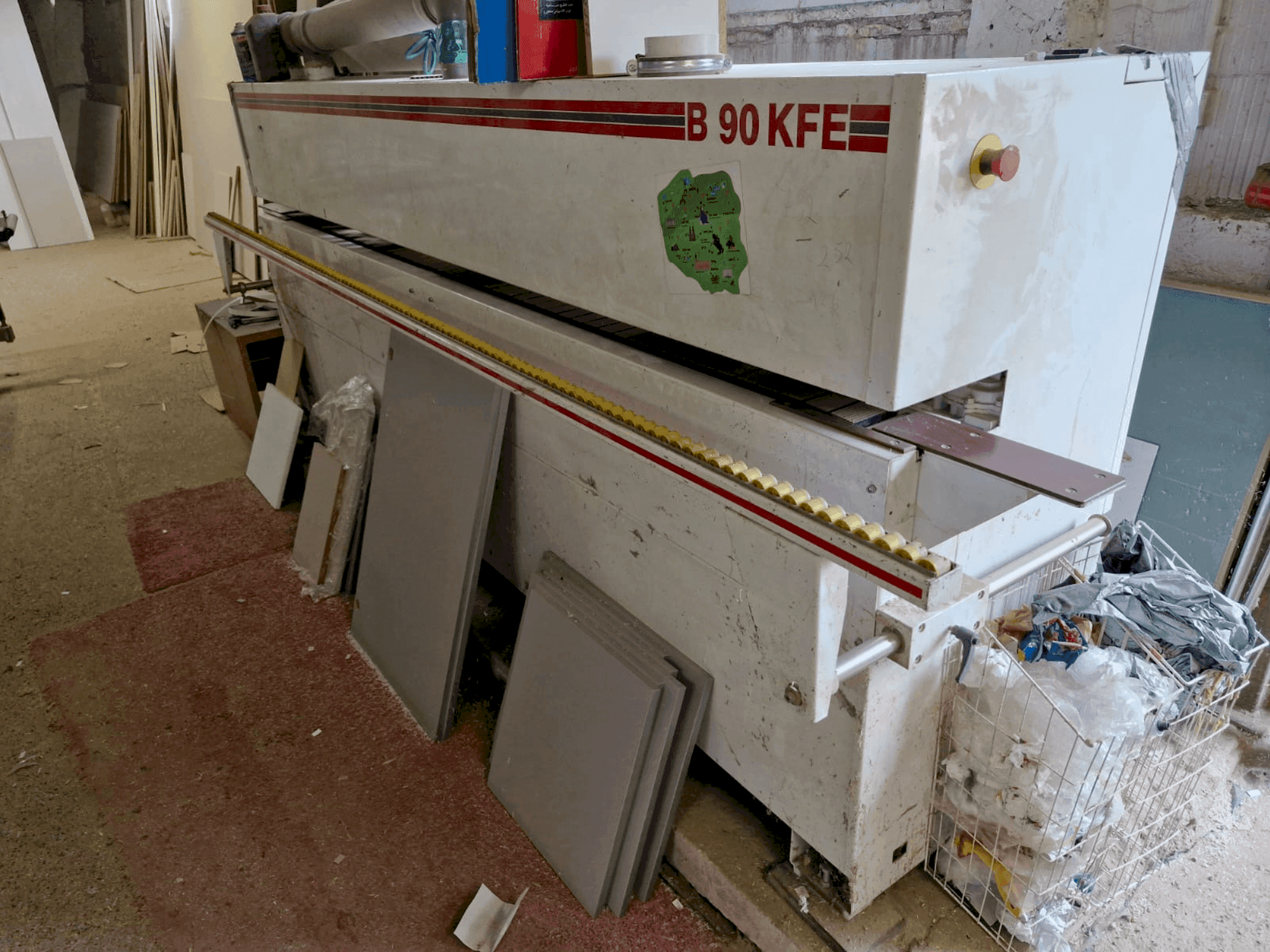 Vista frontale della macchina LANGE B 90 KFE