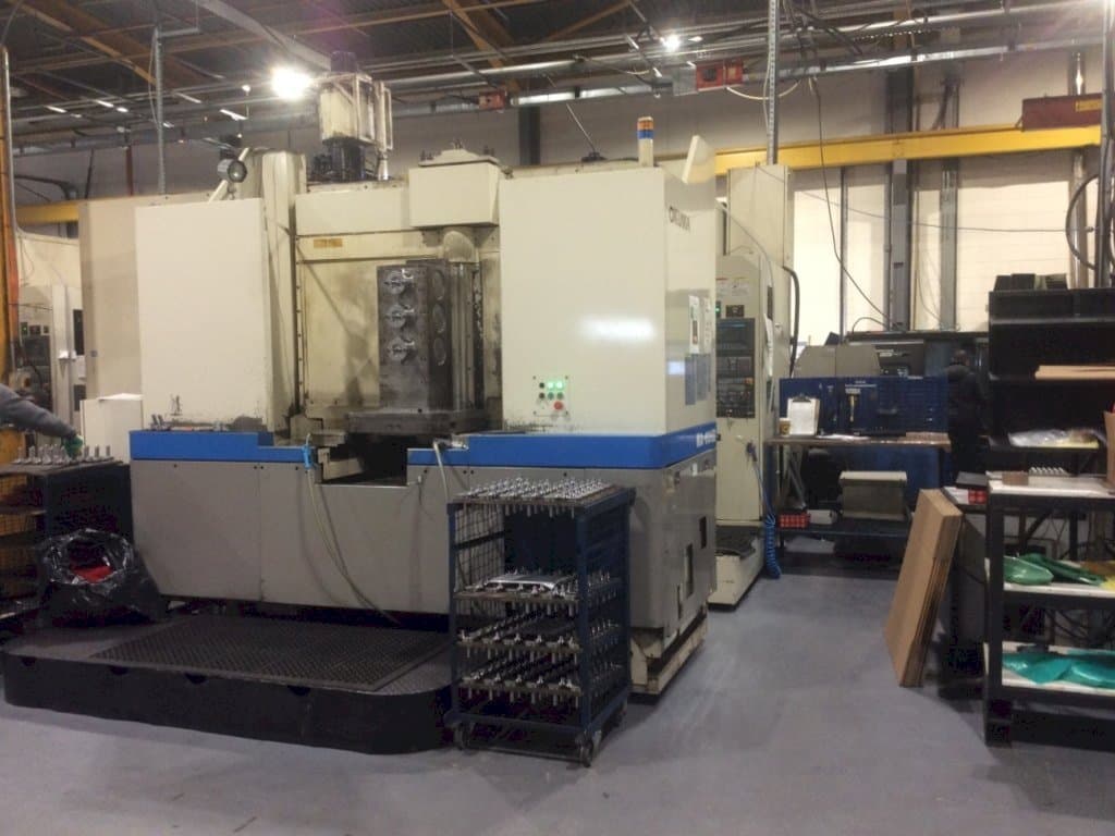 Vista frontale della macchina Okuma MA-60HB