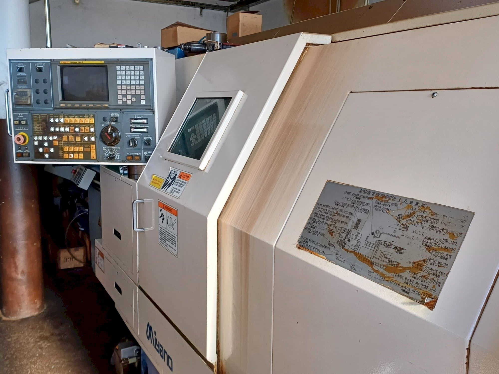 Vista frontale della macchina Miyano BNE 51S