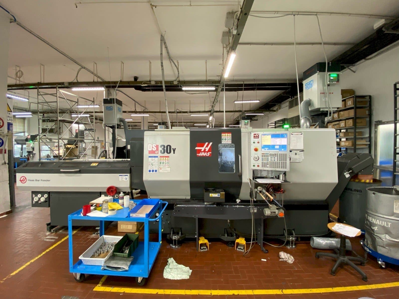 Vista frontale della macchina HAAS DS30Y