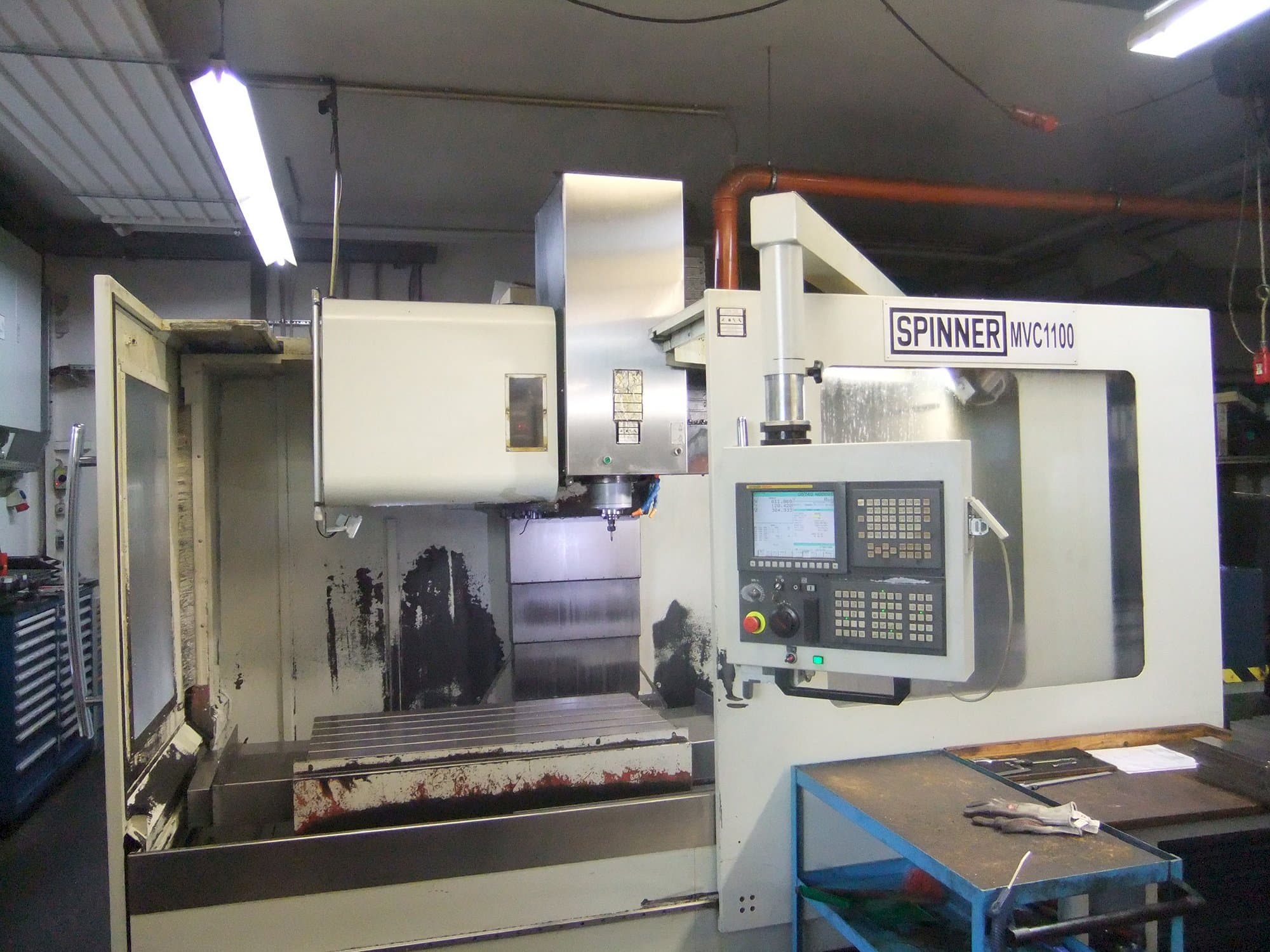 Vista frontale della macchina SPINNER MVC1100