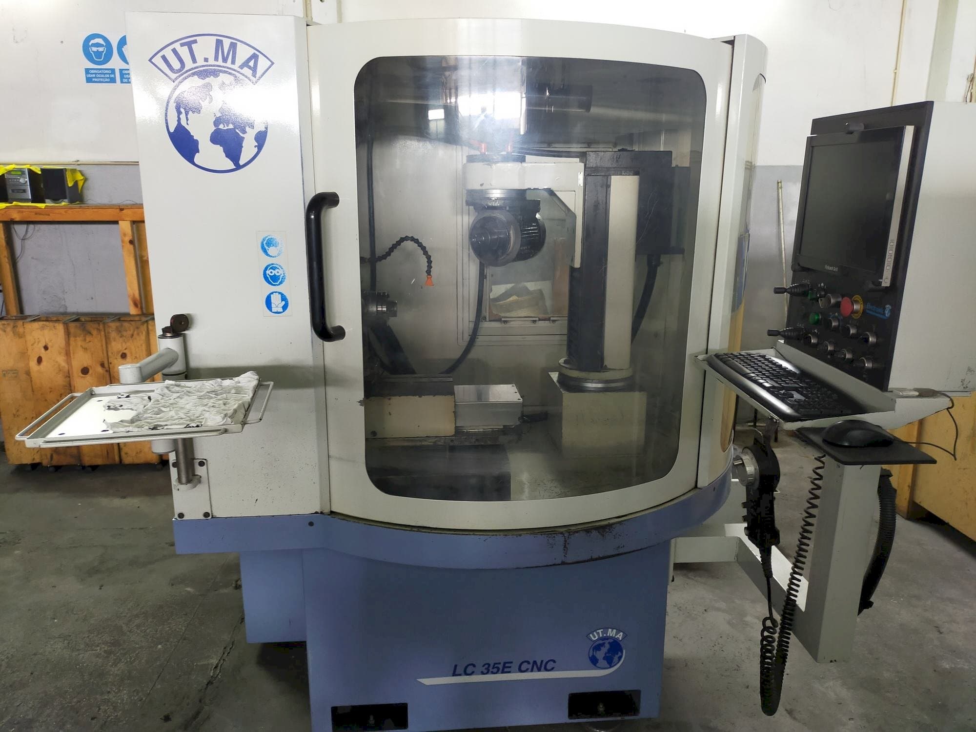 Vista frontale della macchina UT.MA LC 35E