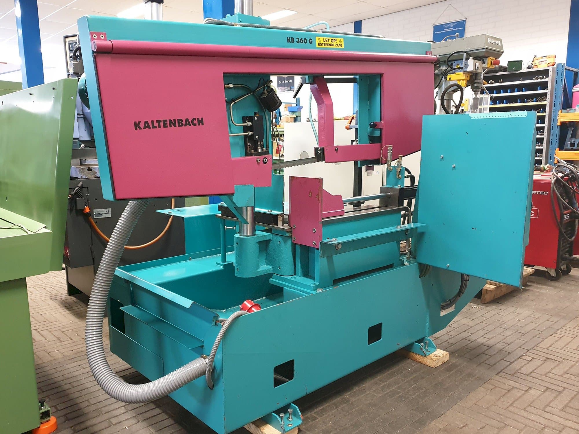 Vista lato sinistro della macchina KALTENBACH KB 360 G