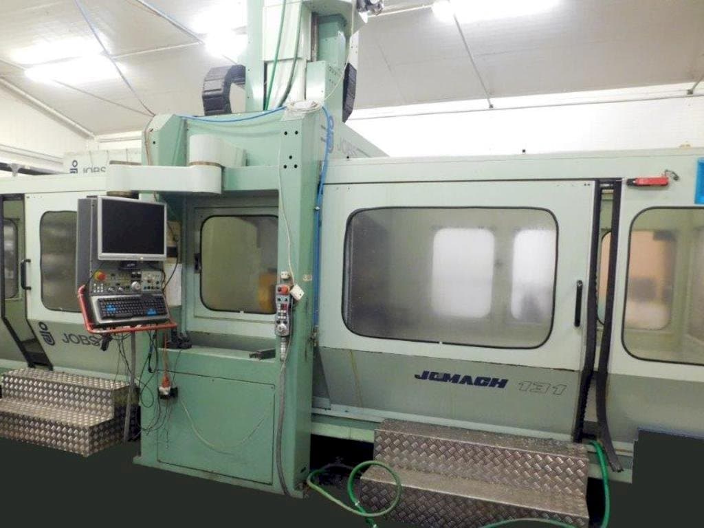 Vista frontale della macchina JOBS Jomach 131