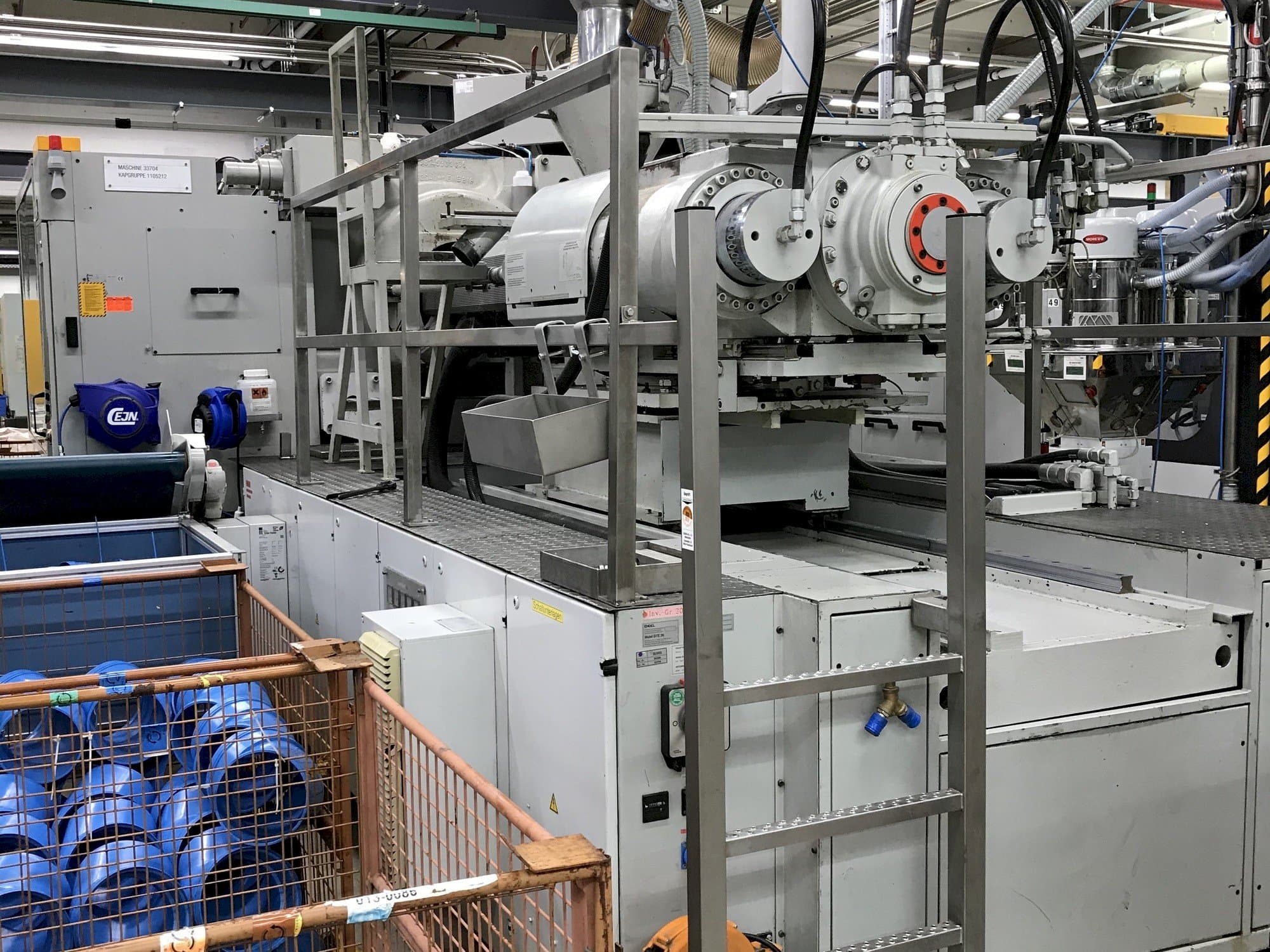 Vista frontale della macchina ENGEL ES 3550/550 EC 100