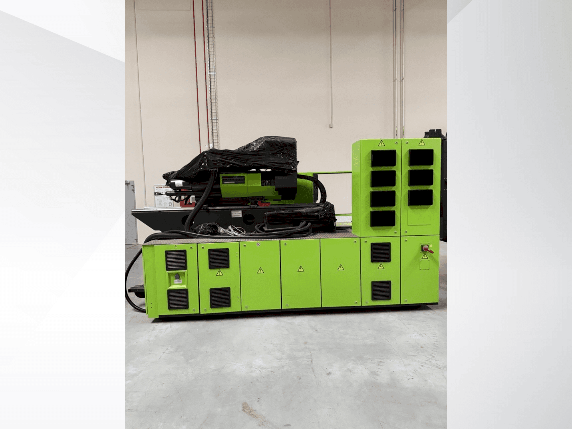 Vista frontale della macchina Engel E-Duo 740H-740L-700 combi