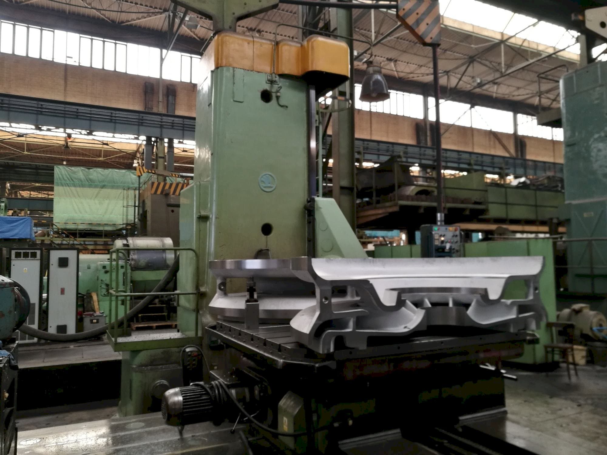 Vista frontale della macchina SKODA WD 160