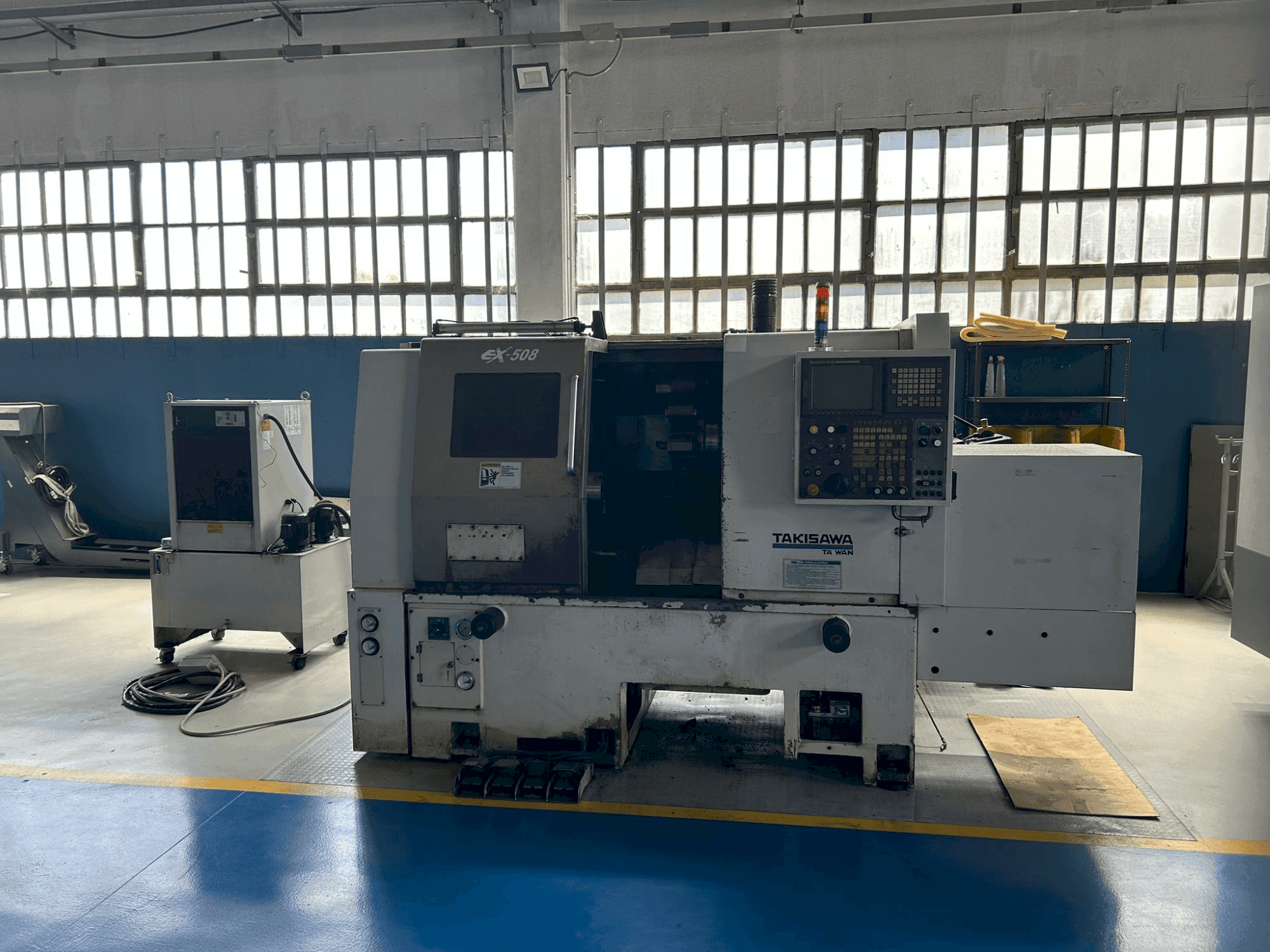 Vista frontale della macchina Takisawa EX-508