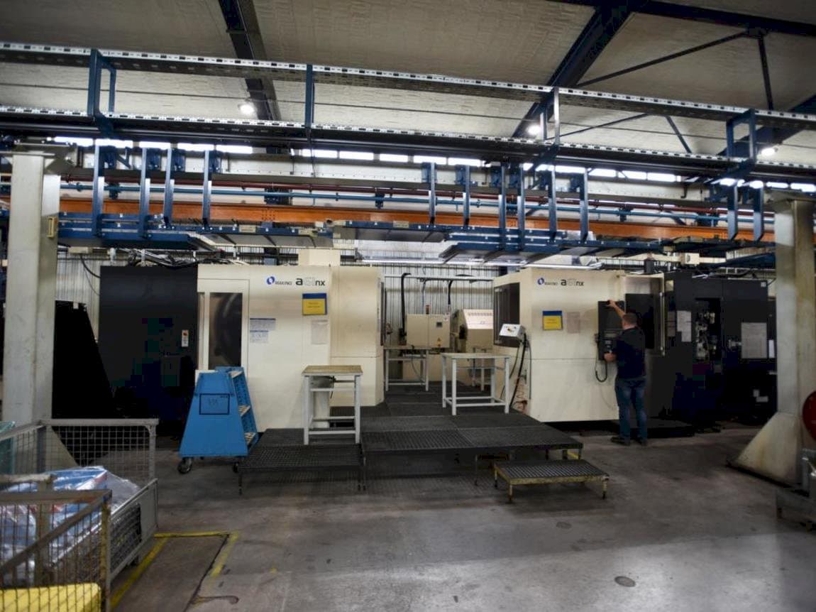 Vista frontale della macchina Makino a61nx Pro 6