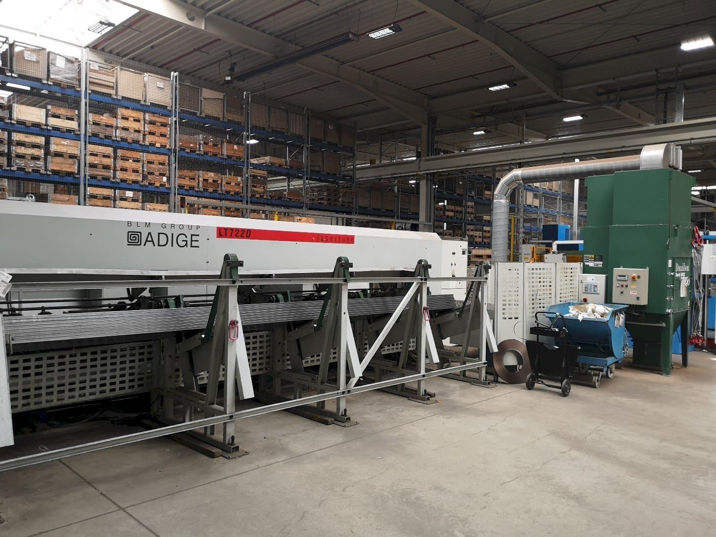 Vista lato sinistro della macchina BLM ADIGE LT 722