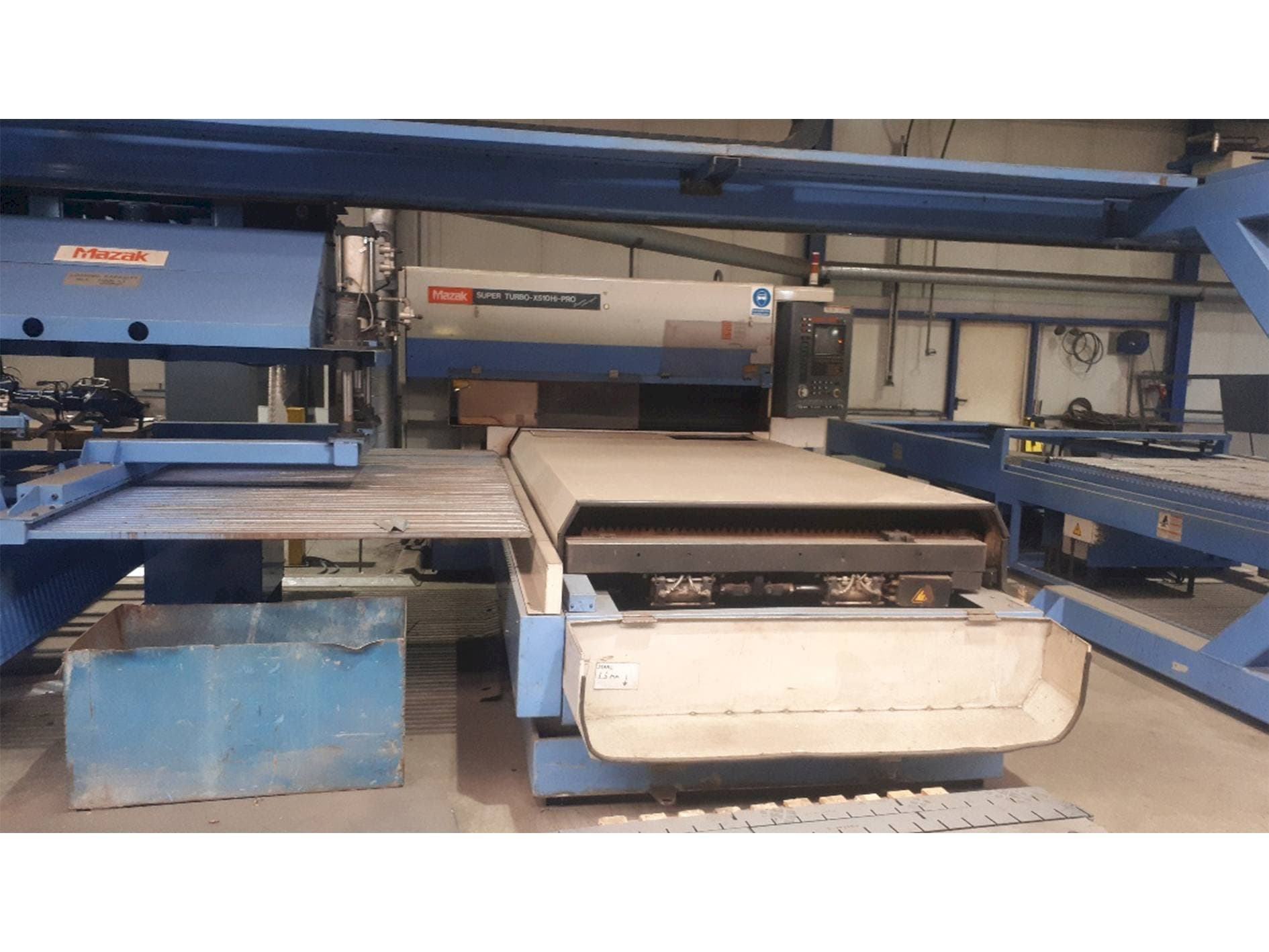 Vista frontale della macchina Mazak Super Turbo X510 HI-Pro