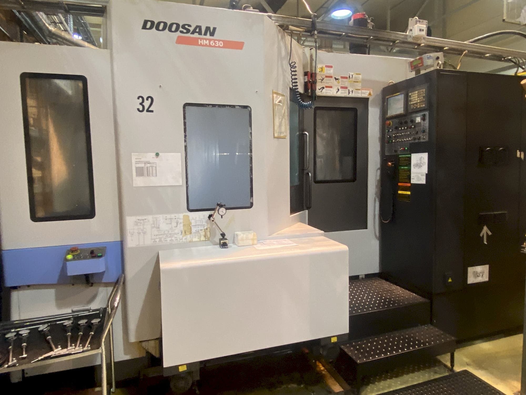 Vista frontale della macchina DOOSAN HM 630