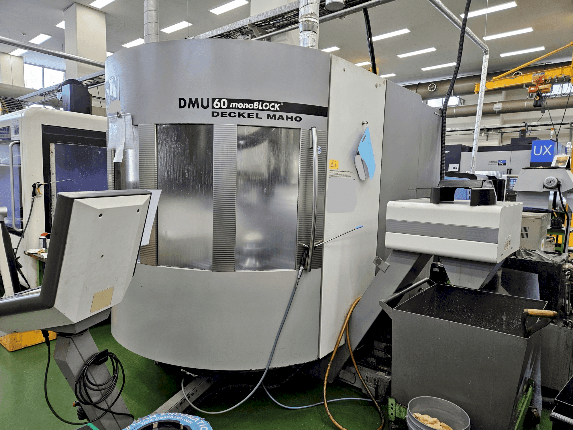 Vista frontale della macchina DECKEL MAHO DMU 60 MonoBlock