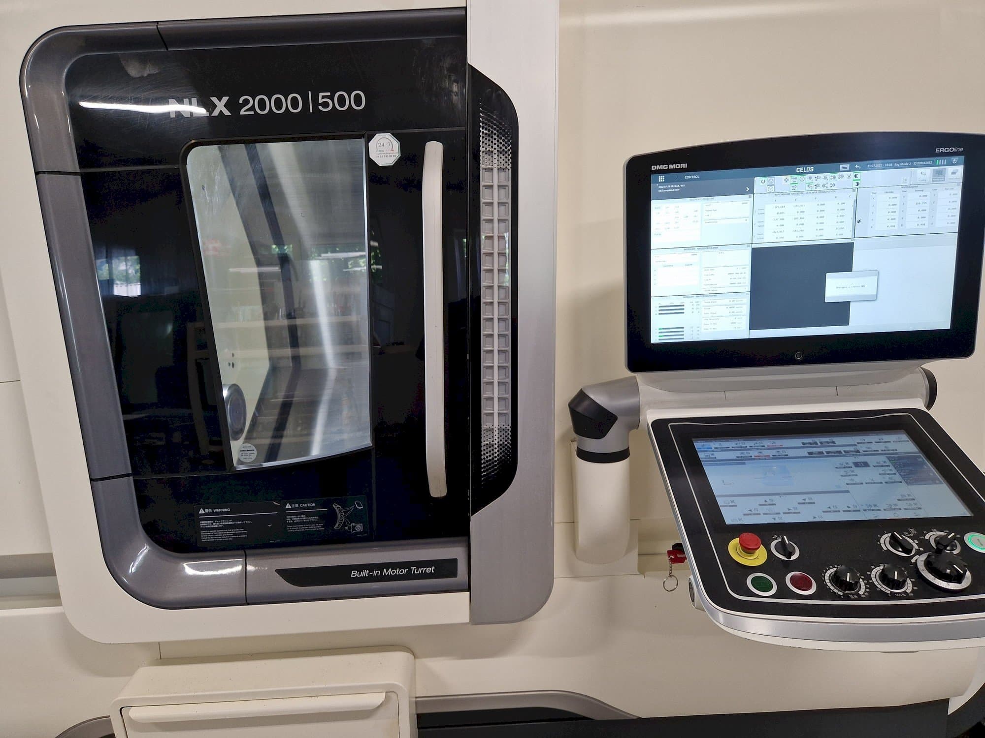 Vista frontale della macchina DMG NLX2000SY-500