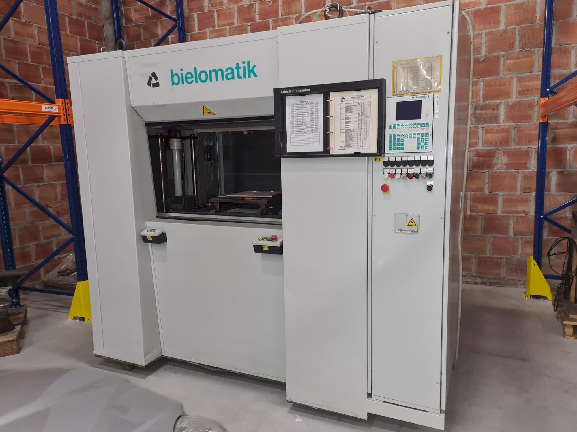 Vista frontale della macchina bielomatik K3215