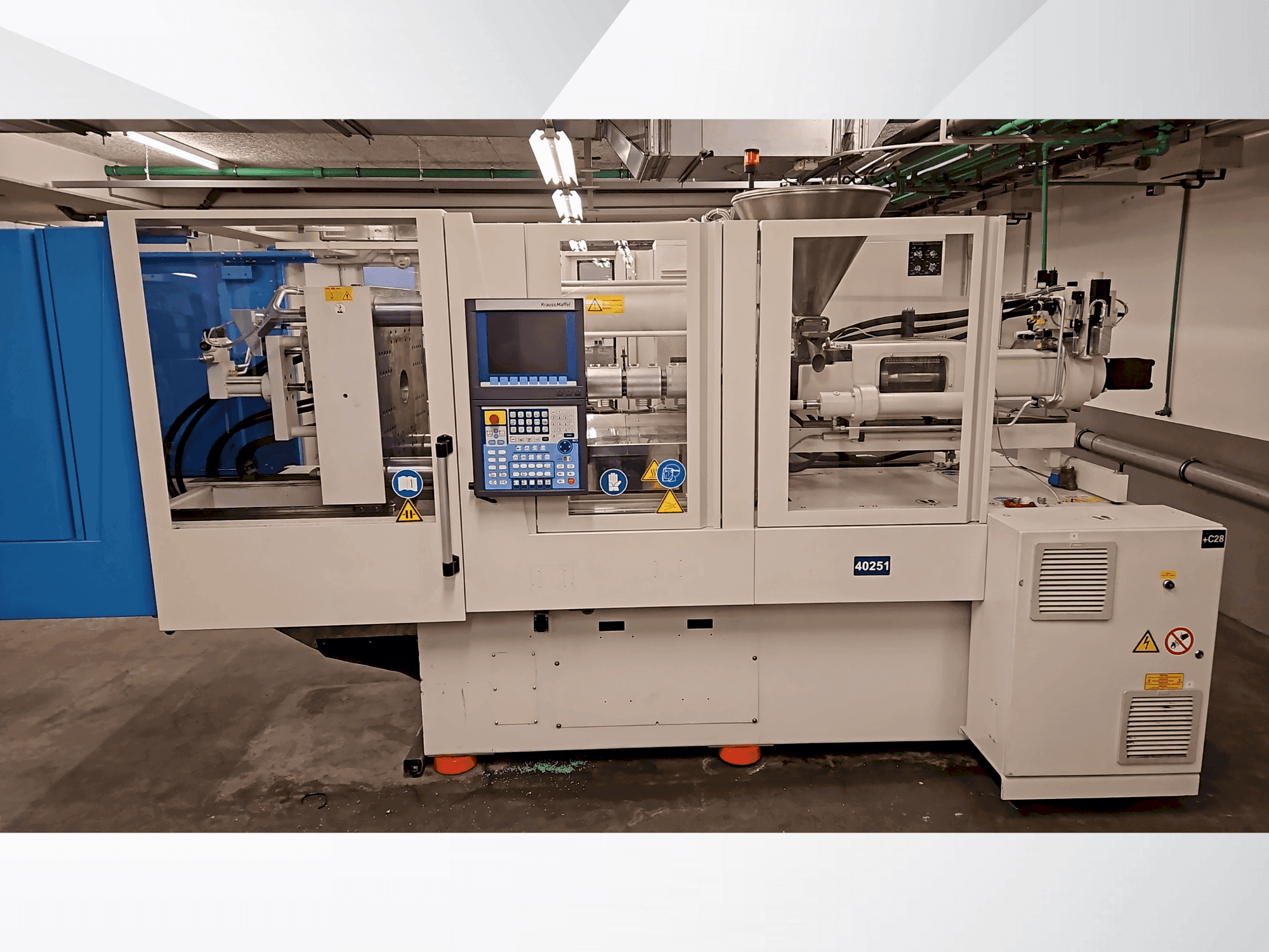 Vista frontale della macchina Krauss Maffei 110-750 CX