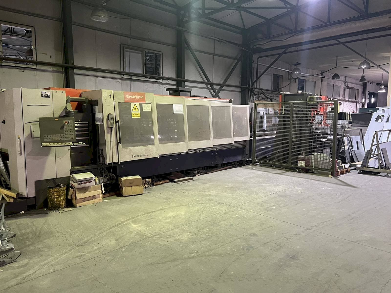 Vista frontale della macchina Bystronic Byspeed 3015