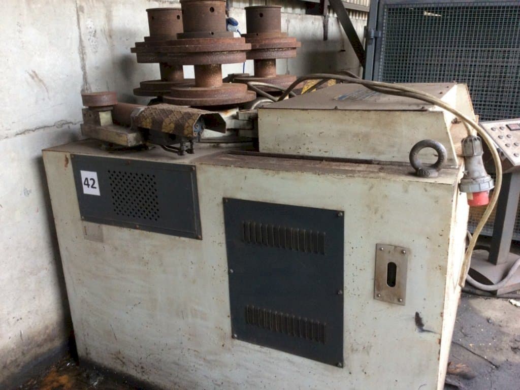 Vista frontale della macchina Sahinler HPK-120