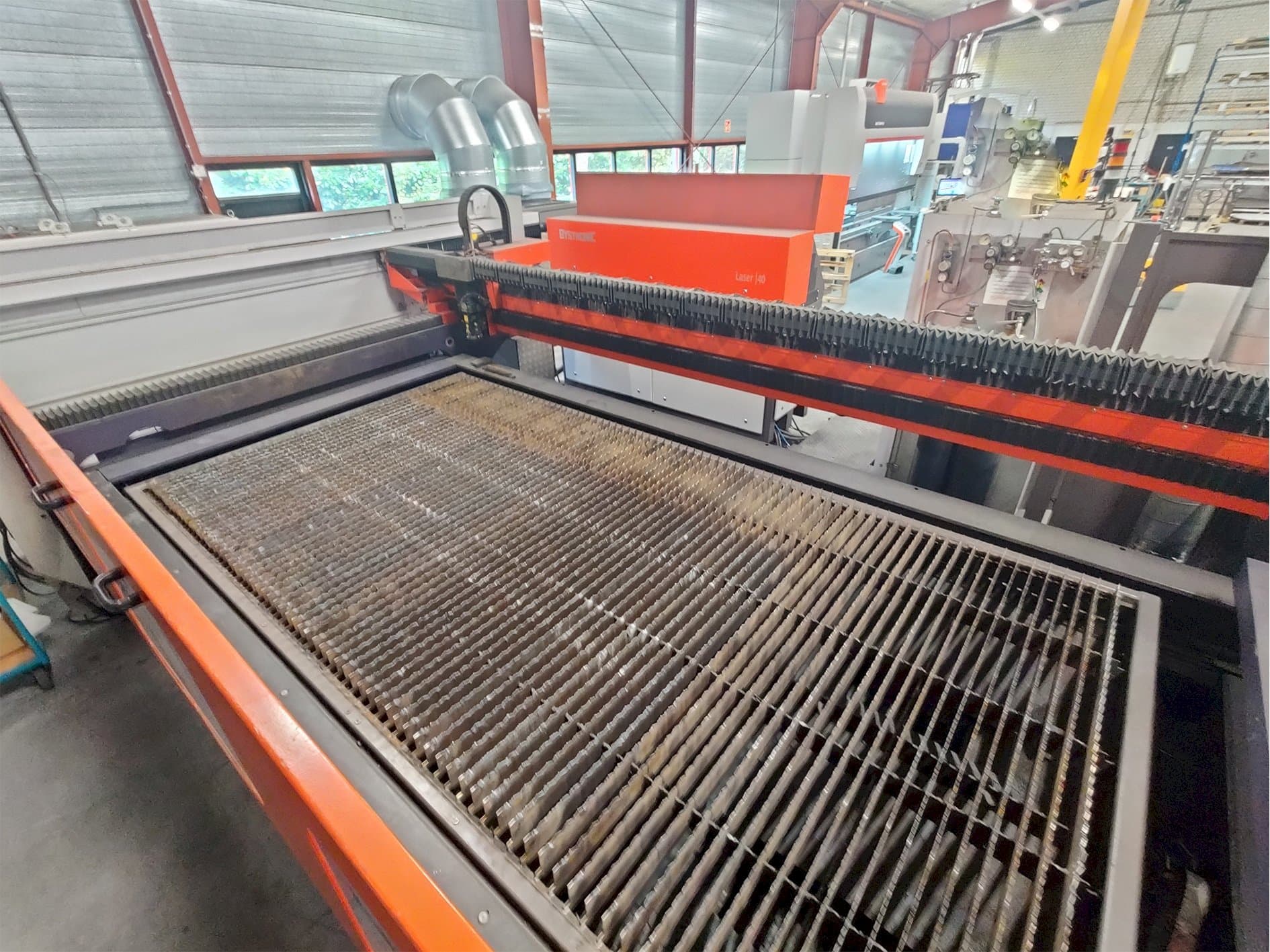 Vista frontale della macchina Bystronic ByStar 4020 4kW CO2