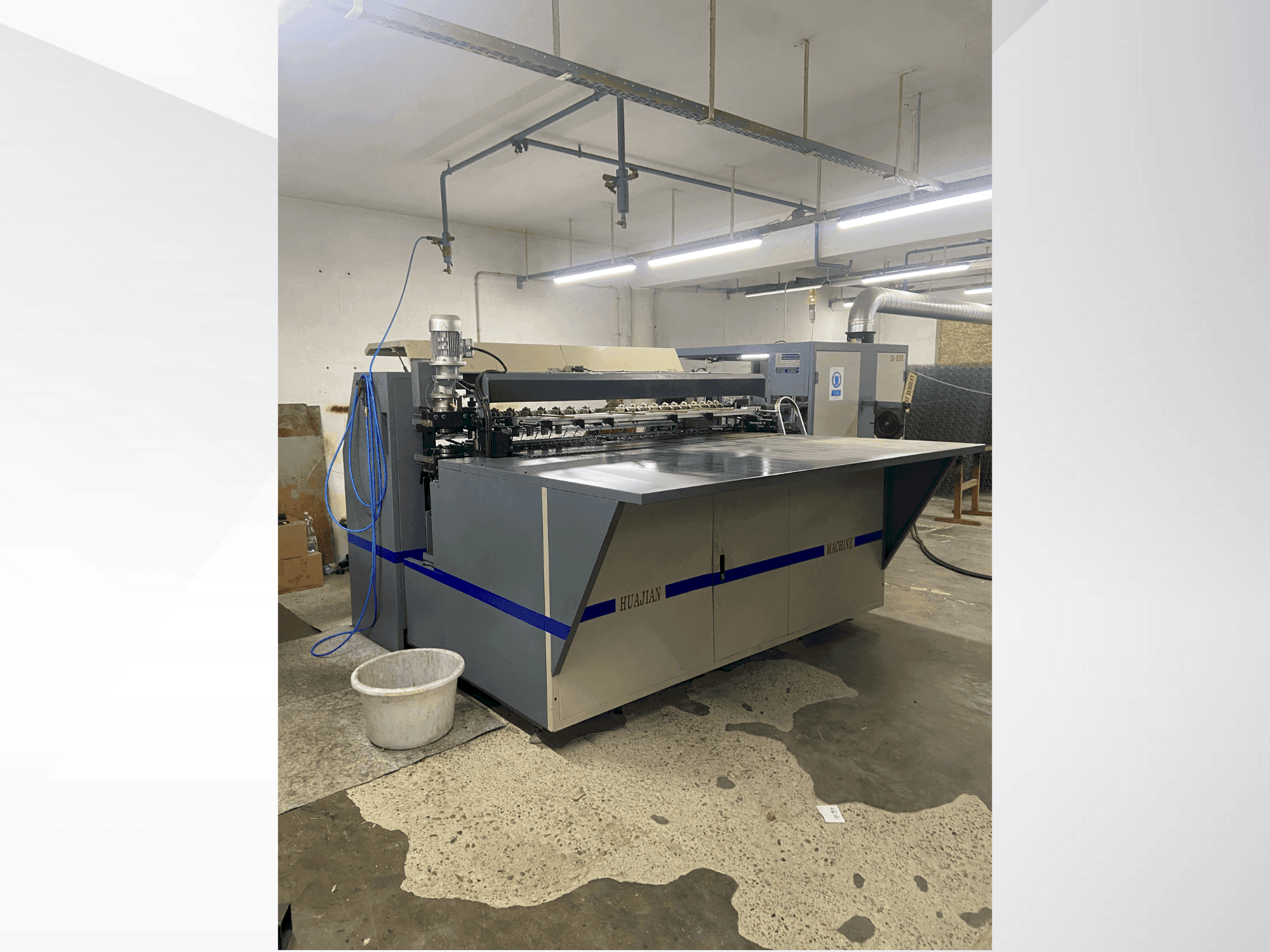 Vista frontale della macchina HUAJIAN SX-820i