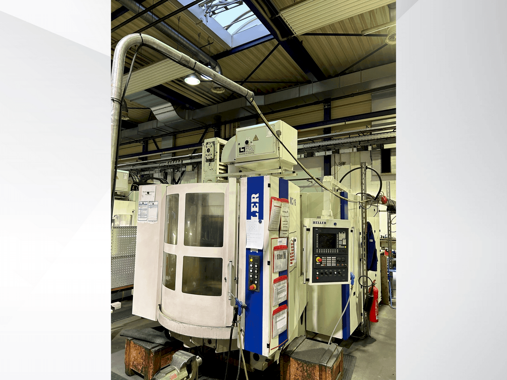 Vista frontale della macchina HELLER MC16