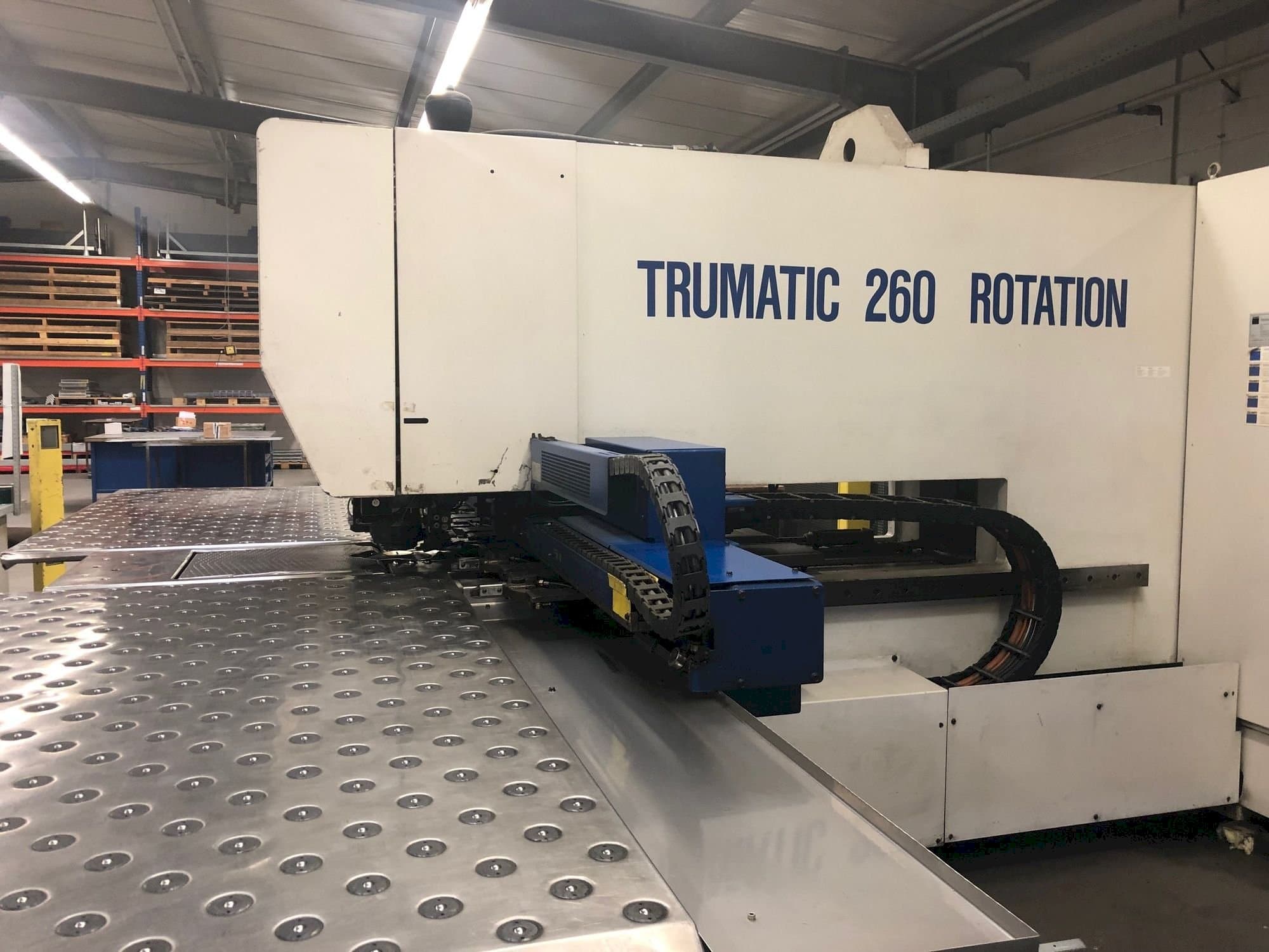 Vista laterale sinistra della macchina Trumpf Trumatic 260