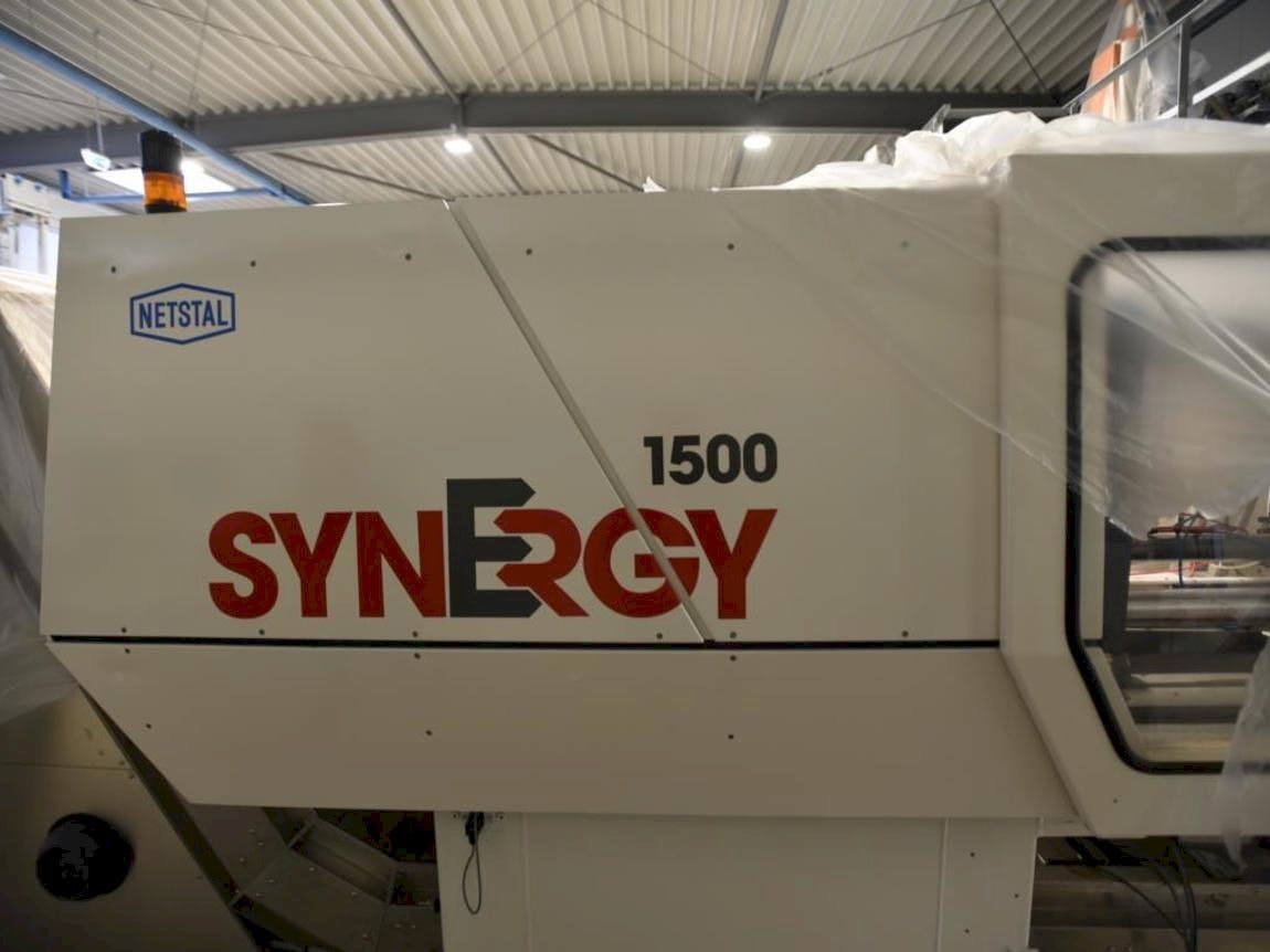 Vista frontale della macchina Netstal SynErgy 1500-460