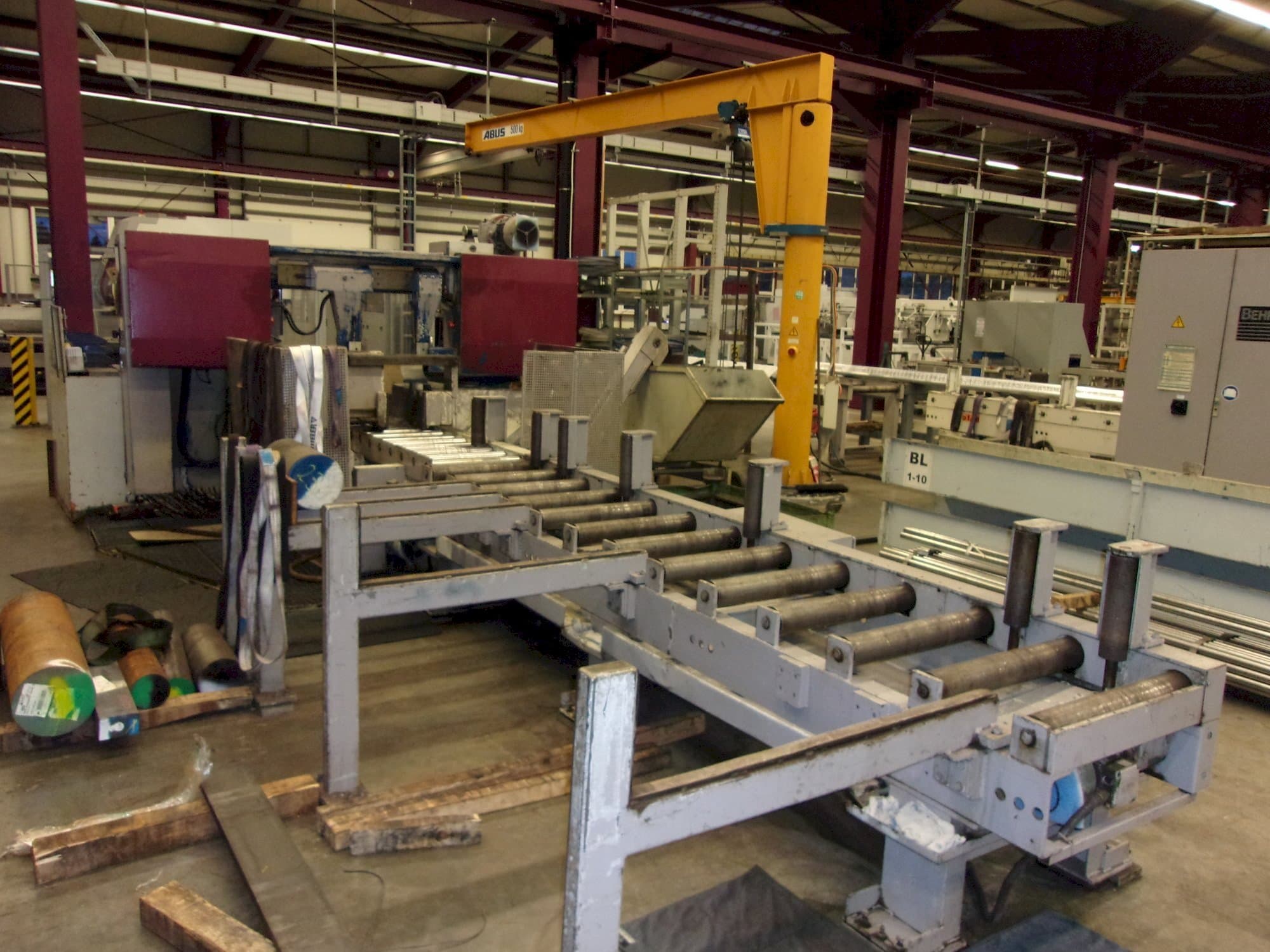 Vista frontale della macchina KASTO HBA420 AU